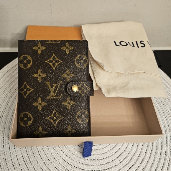 Louis Vuitton Monogram Agenda - Full Set - Picture 11 of 16